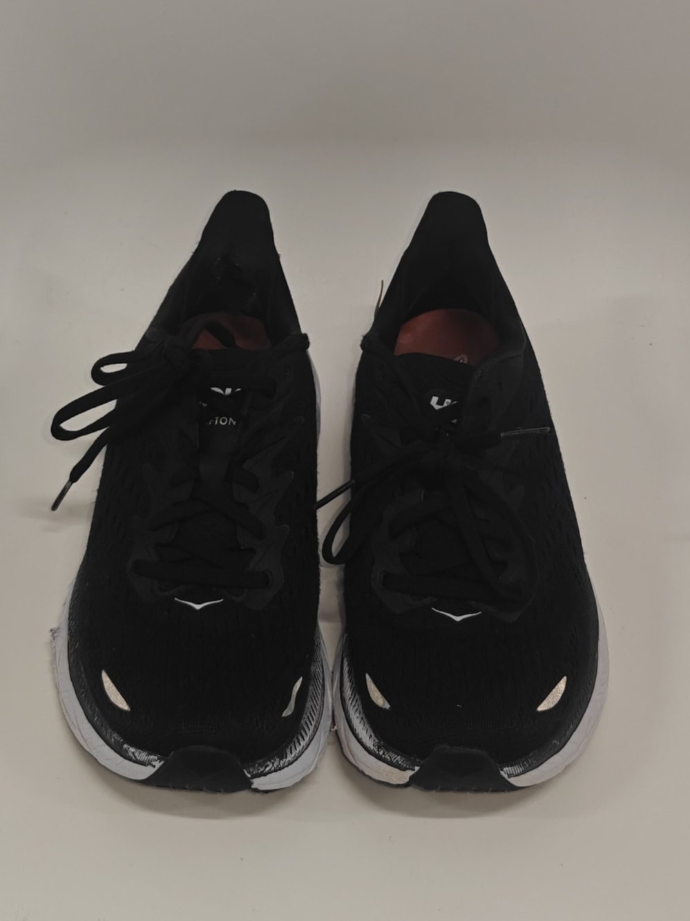 Hoka One One Clifton 8 Womens US 7 B Black White Running Shoes